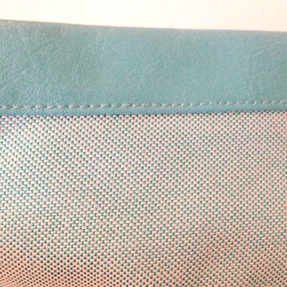 Estee Lauder Cosmetic Brush Bag Two Tone Green Faux Leather Zipper Closure - Picture 4 of 4